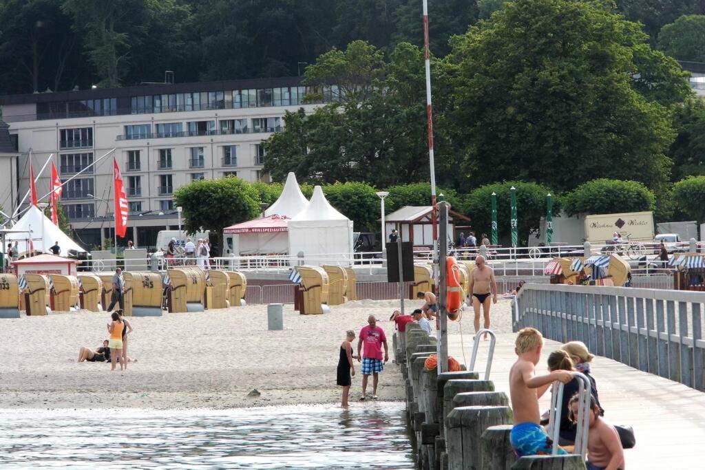 Traveloge mit SCHWIMMBAD und SAUNA Lübeck Eksteriør bilde