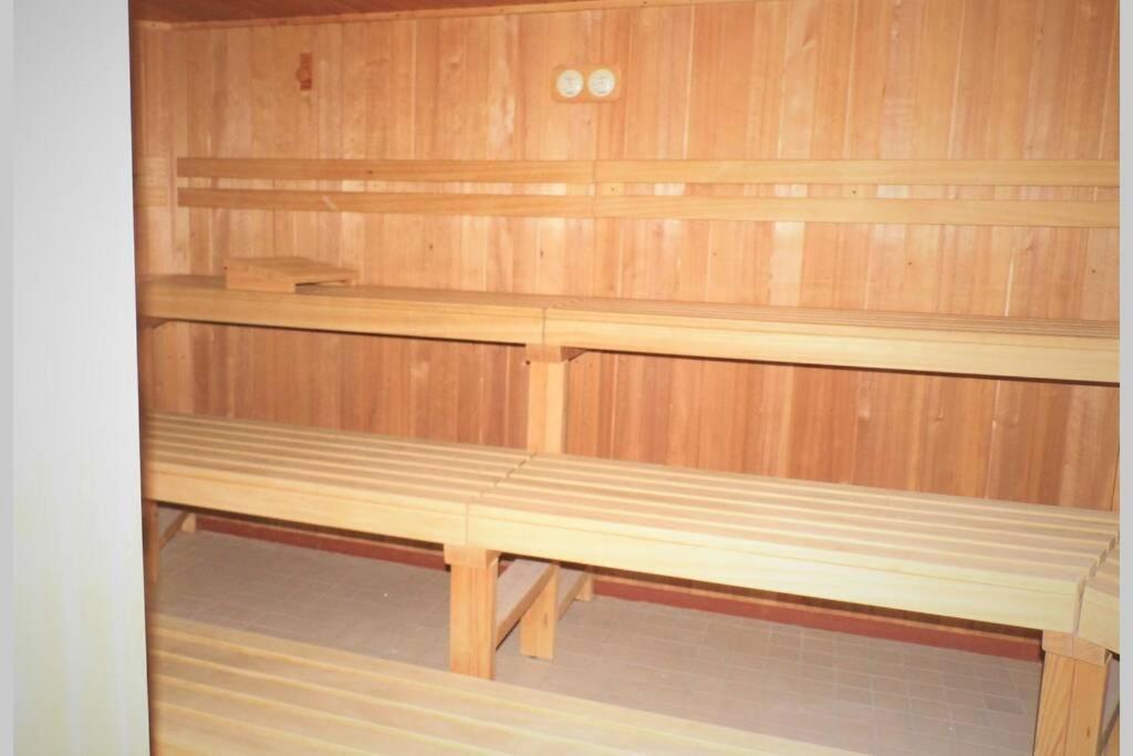 Traveloge mit SCHWIMMBAD und SAUNA Lübeck Eksteriør bilde