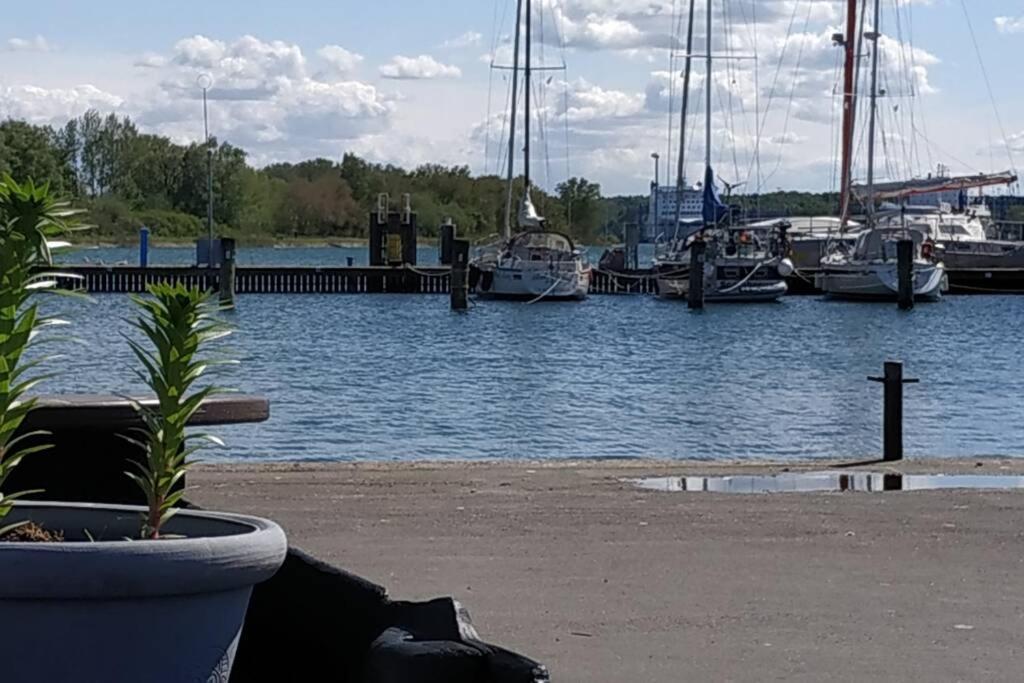 Traveloge mit SCHWIMMBAD und SAUNA Lübeck Eksteriør bilde