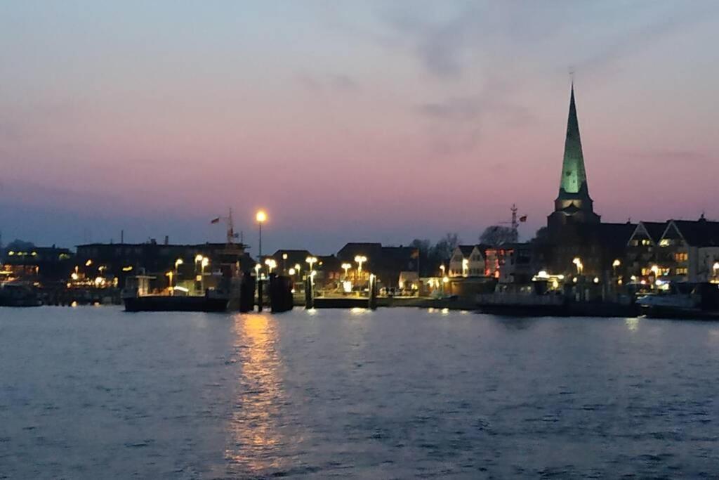 Traveloge mit SCHWIMMBAD und SAUNA Lübeck Eksteriør bilde